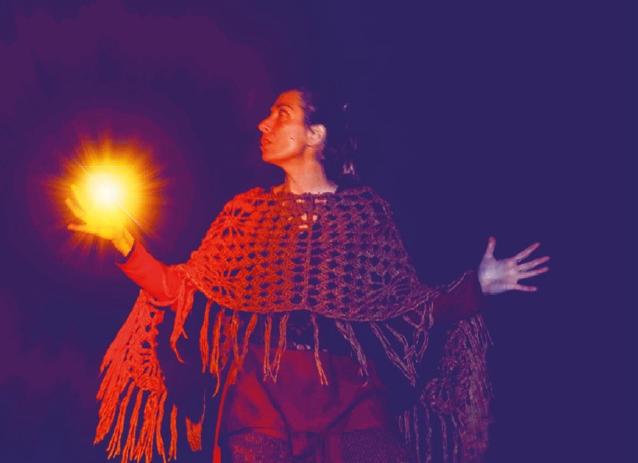 Teatre itinerant - Paraules que trenquen ossos