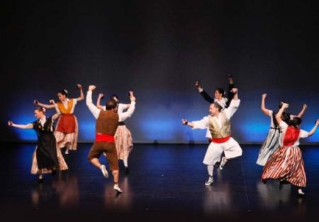 Dansem en Català amb l'Esbart Dansaire de Llinars