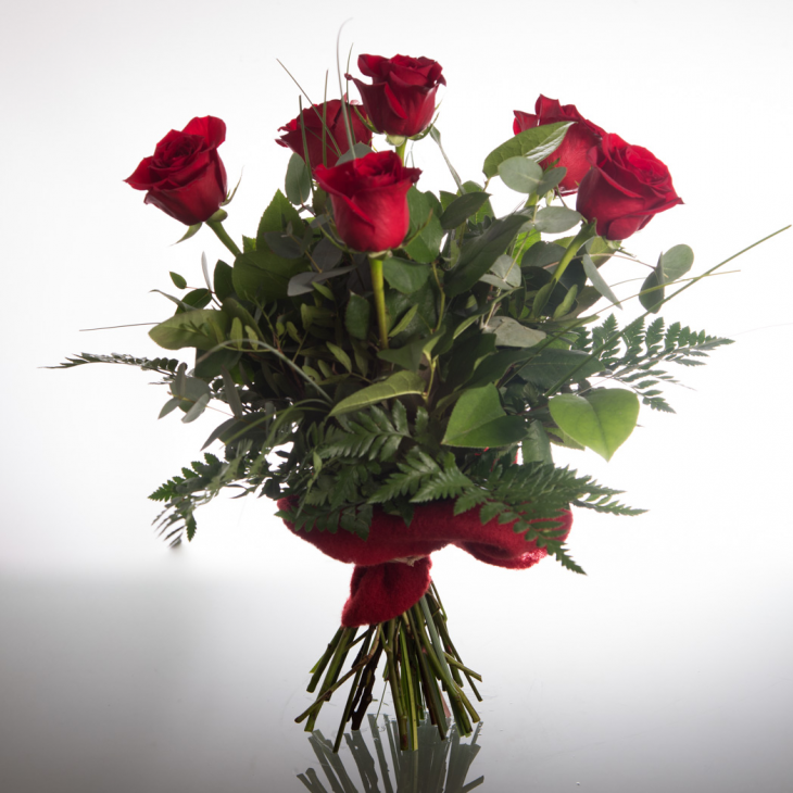 RAM DE 6 ROSES VERMELLES EXTRA